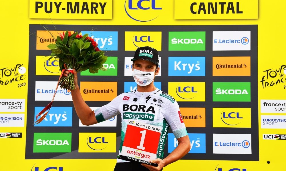 Ciclismo, Parigi-Nizza: Roglic cade 2 volte, vince Schachmann