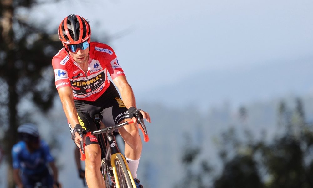 Ciclismo: all’ultima curva Roglic vince la Milano-Torino