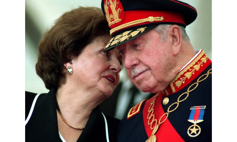 Cile: vedova di Pinochet ricoverata per problemi respiratori