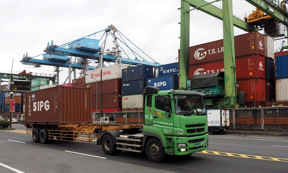Cina, export -17,2% a gennaio-febbraio