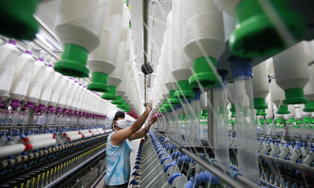 Cina, ferme attività pari a 80% del Pil