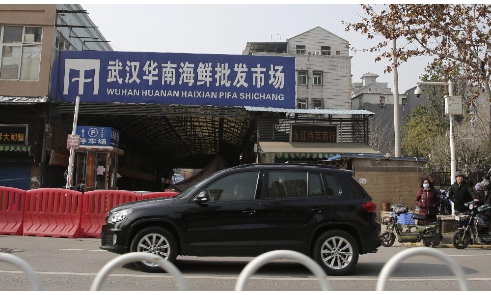 Cina, indagine dopo la morte medico eroe