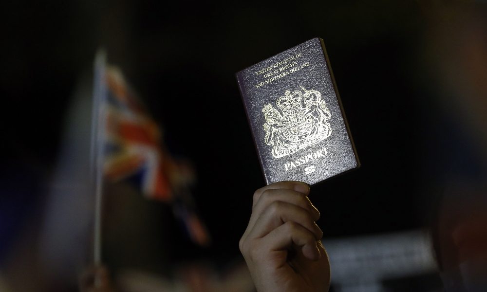 Cina non riconoscerà più passaporti Bno per Hong Kong