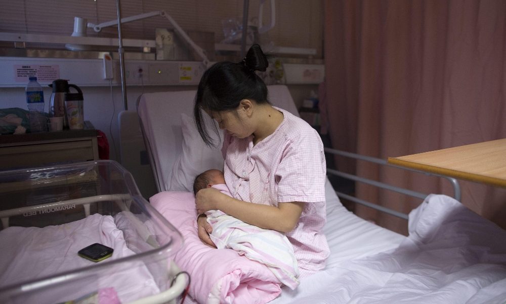 Cina: tasso natalità più basso dal 1949