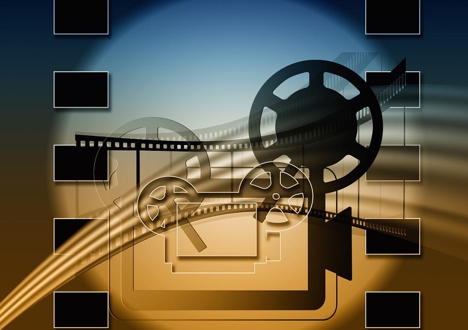 Cinema storici sul Lario, futuro in chiaroscuro. L’Astra rimane chiuso, a Cantù riapre il Lux