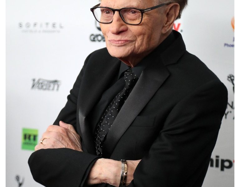 Cnn, morto di Covid il leggendario giornalista Larry King