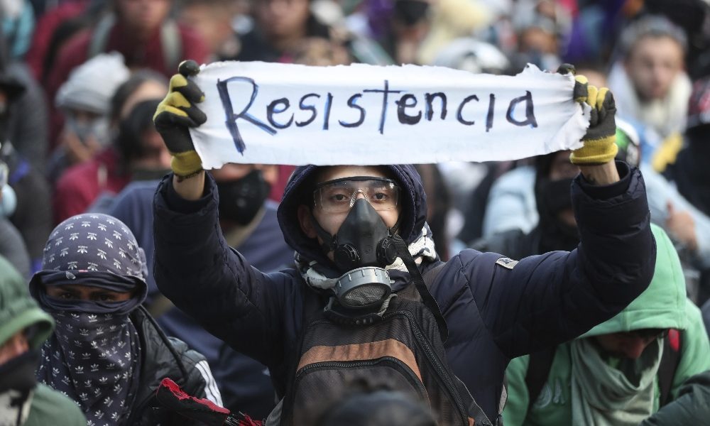 Colombia: sondaggio, 70% ‘boccia’ Duque