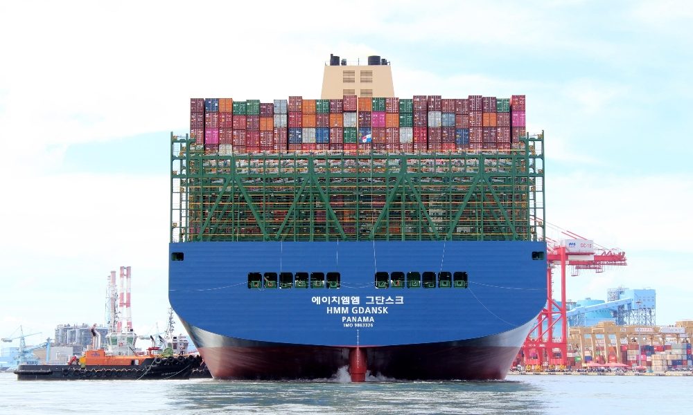 Commercio estero: ancora recupero, export agosto +3,3%