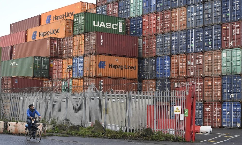 Commercio estero:Istat,export ottobre -1,3% mese, -8,4% anno