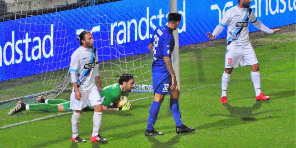 Como, scalano di un giorno le partite con Pergolettese e Giana Erminio