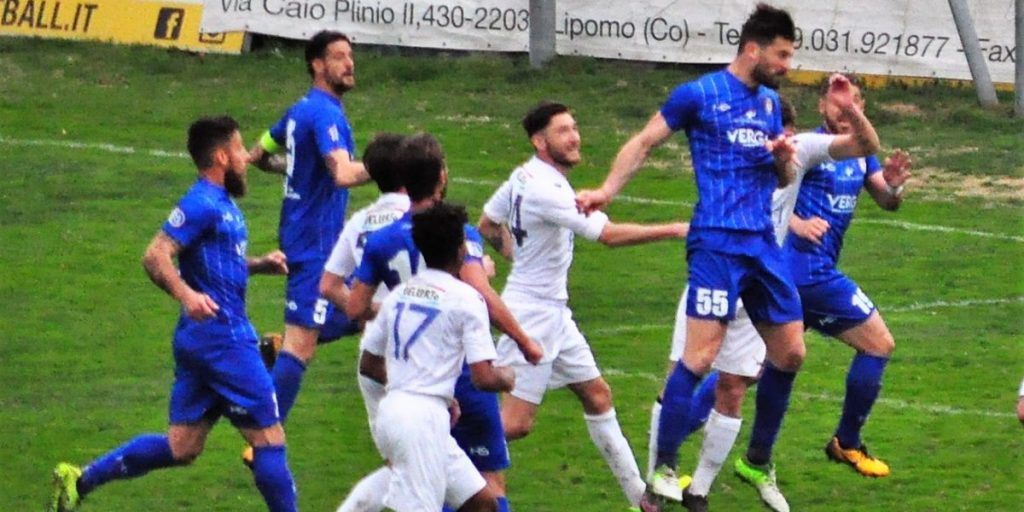 Como, l’ira di Corda: «Con il Seregno una prova inguardabile. Da qui alla fine l’atmosfera sarà pesante»