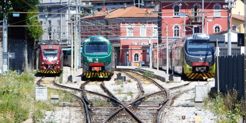 Tempi allungati ai passaggi a livello, Ferrovienord conferma: domani si comincia