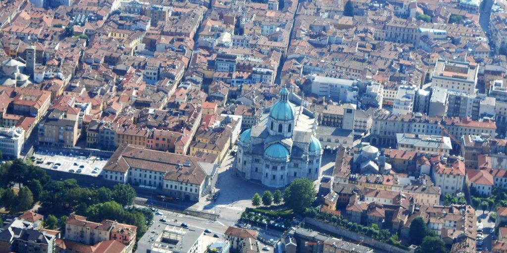 Furti in serie in centro storico a Como: fermate due ragazze
