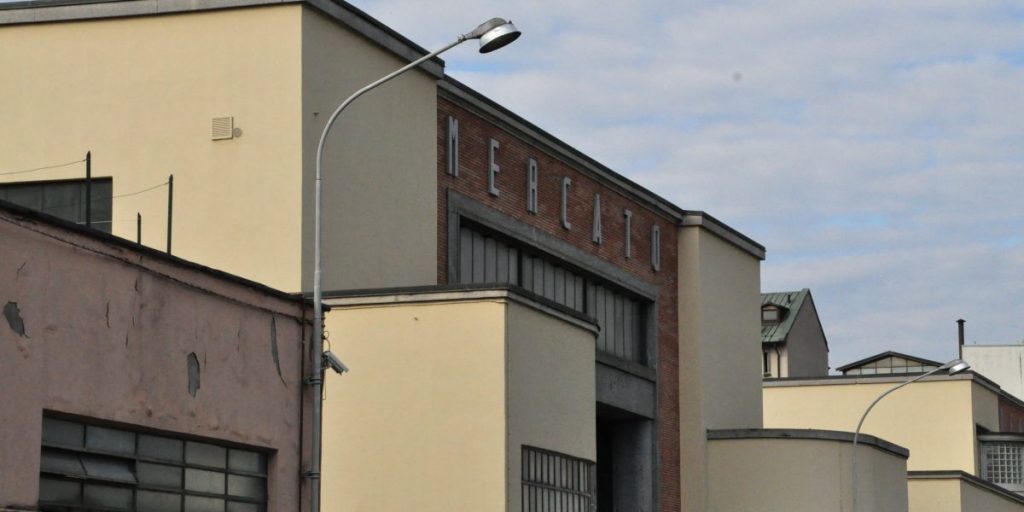 Marcia indietro della Regione, il mercato coperto può aprire i battenti