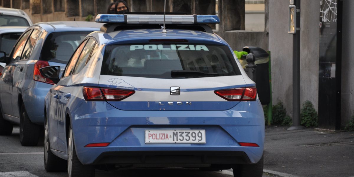 Derubati del telefono mentre mangiano in viale Geno: recuperato con la geolocalizzazione