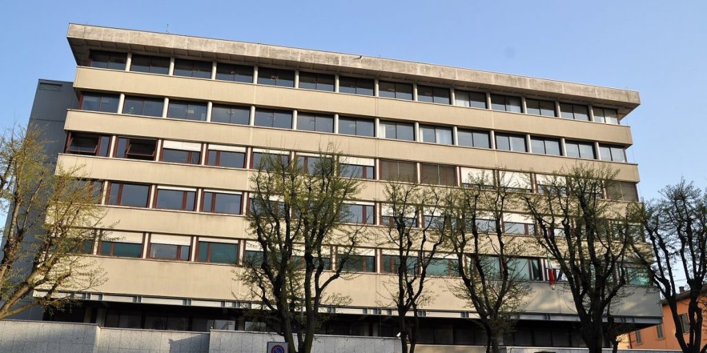 Rubarono una dozzina di galline: pena sospesa solo se risarciranno