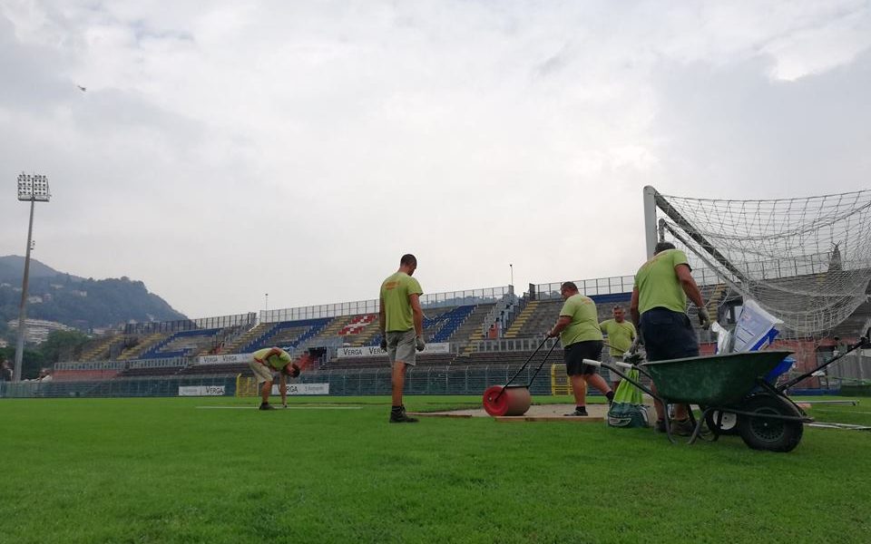 Como: nuovo acquisto in difesa e lavori allo stadio per la gara con lo Scanzorosciate