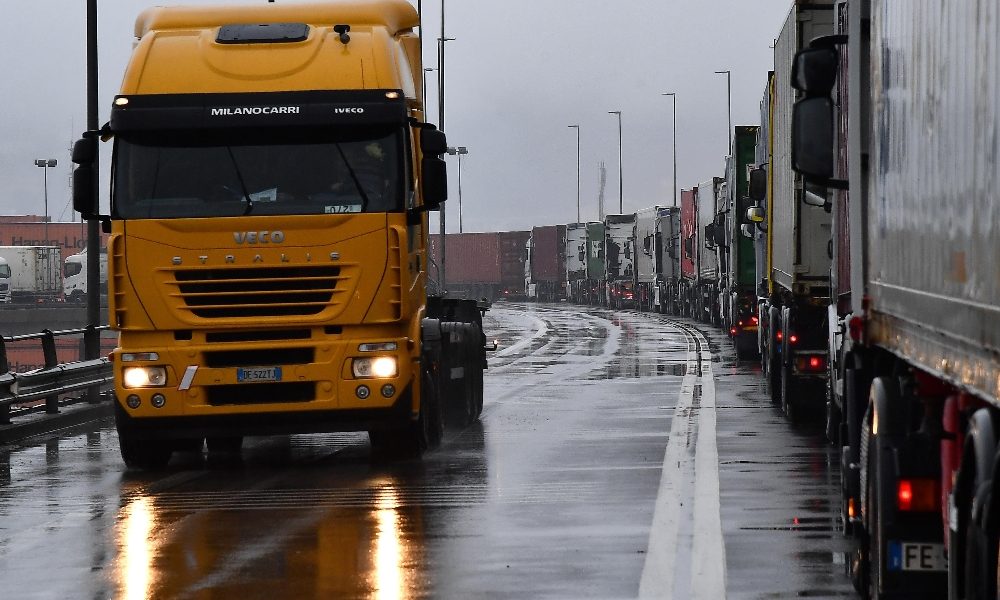 Confcommercio, -1,8 mld per autotrasporto con lockdown