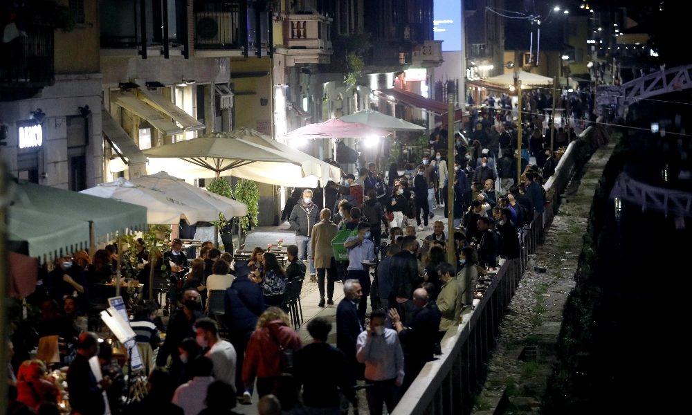 Confcommercio: futuro nero per turismo e ristorazione