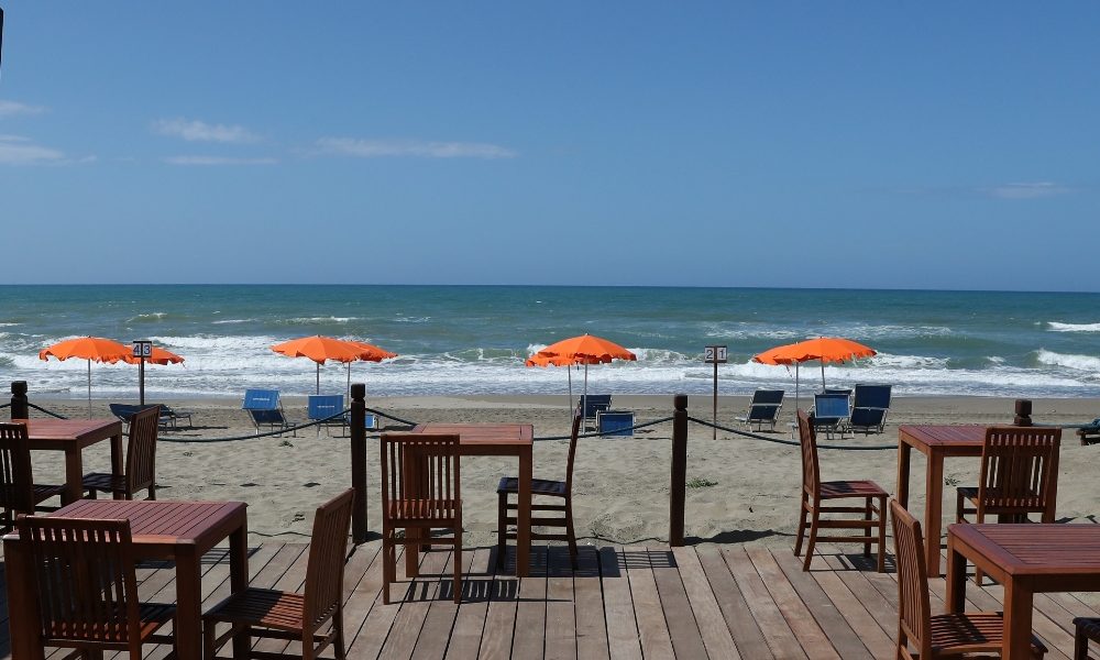 Confcommercio: solo 20% italiani potrà andare in vacanza