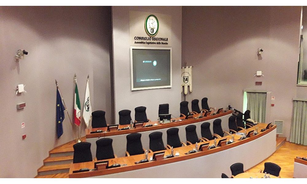 Consiglio Marche, stop visite e 50/o