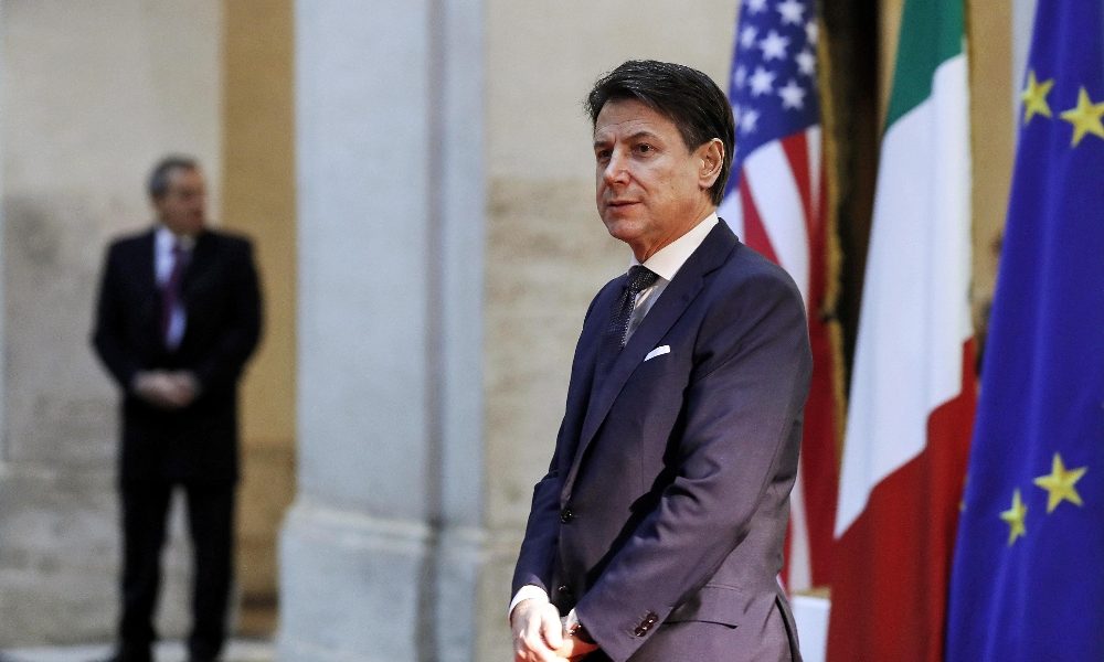 Conte, Salvini al citofono indegno