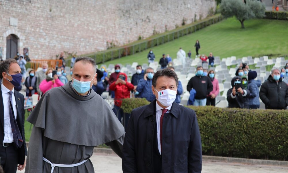 Conte ad Assisi per celebrazioni San Francesco