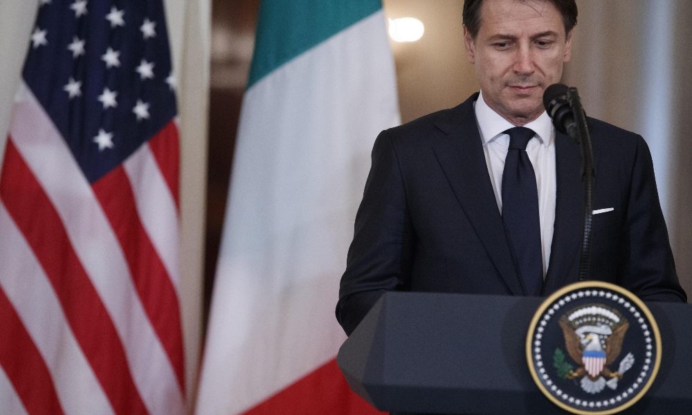 Conte, decisioni dolorose, tracciato via