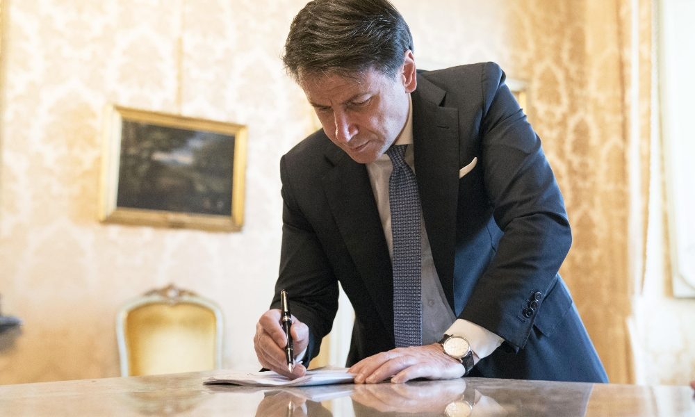 Conte, divieto muoversi se in quarantena