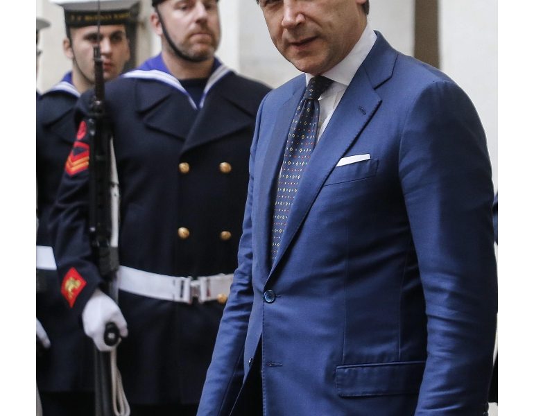 Conte in visita allo Spallanzani