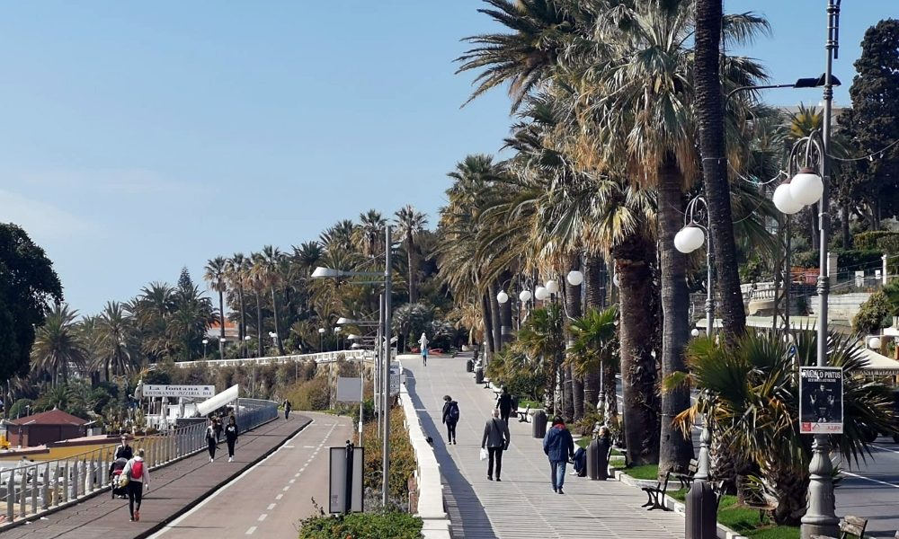 Controlli Liguria per fermare turisti