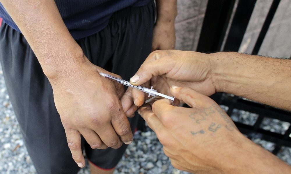 Copia morta in casa, ipotesi overdose