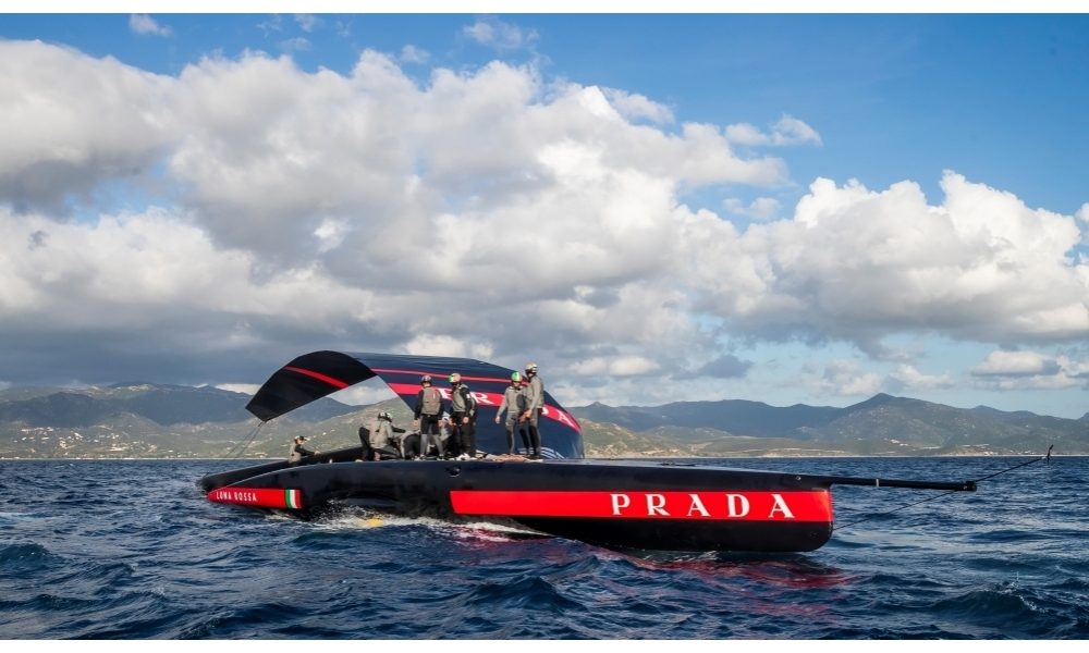 Coppa America: Luna Rossa torna in acqua dopo disalberamento
