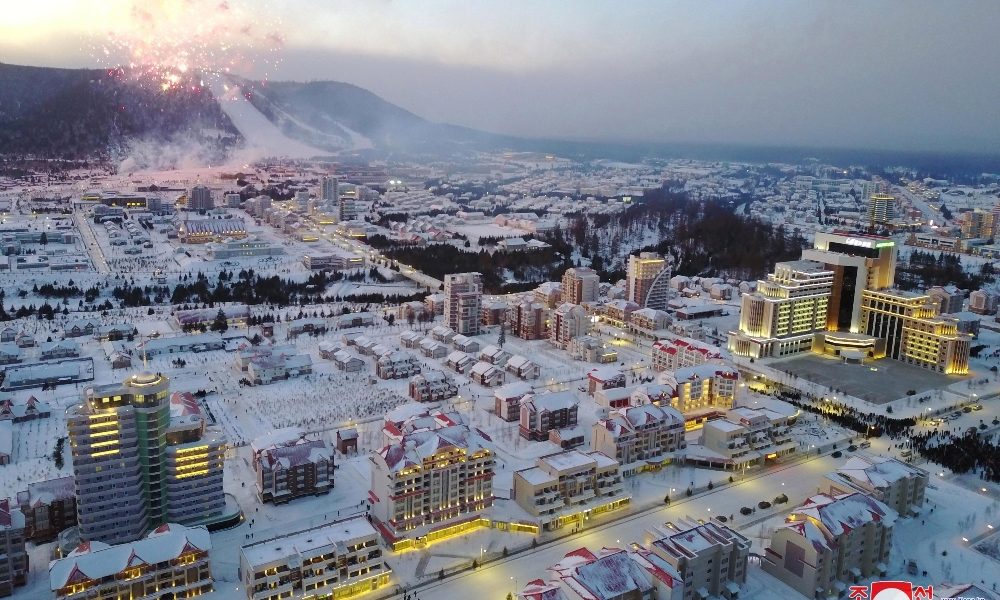 Corea Nord: Kim inaugura ‘città ideale’