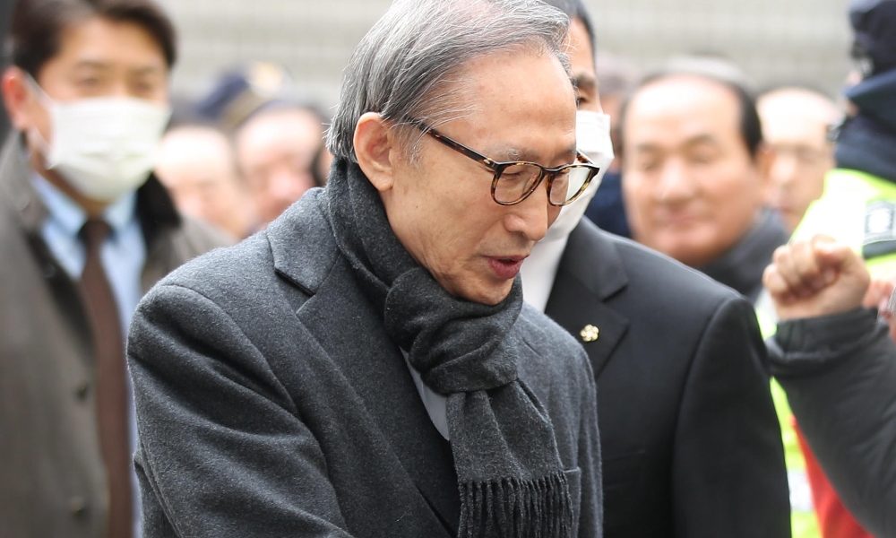 Corea Sud: condannato ex presidente Lee