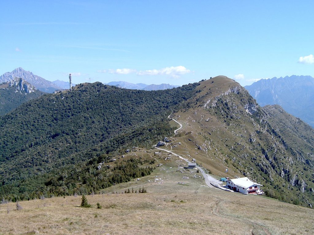 Mobilitazione sul Cornizzolo per un parapendio in difficoltà