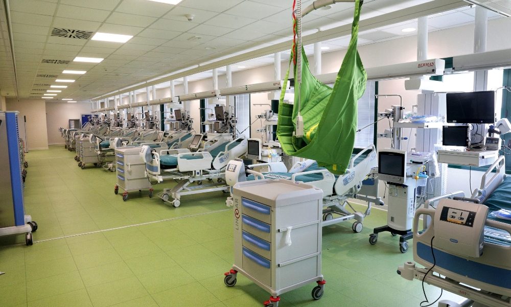 Coronavirus: 615 malati meno di ieri