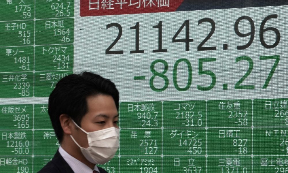 Coronavirus, Borsa Tokyo crolla a -3,17%