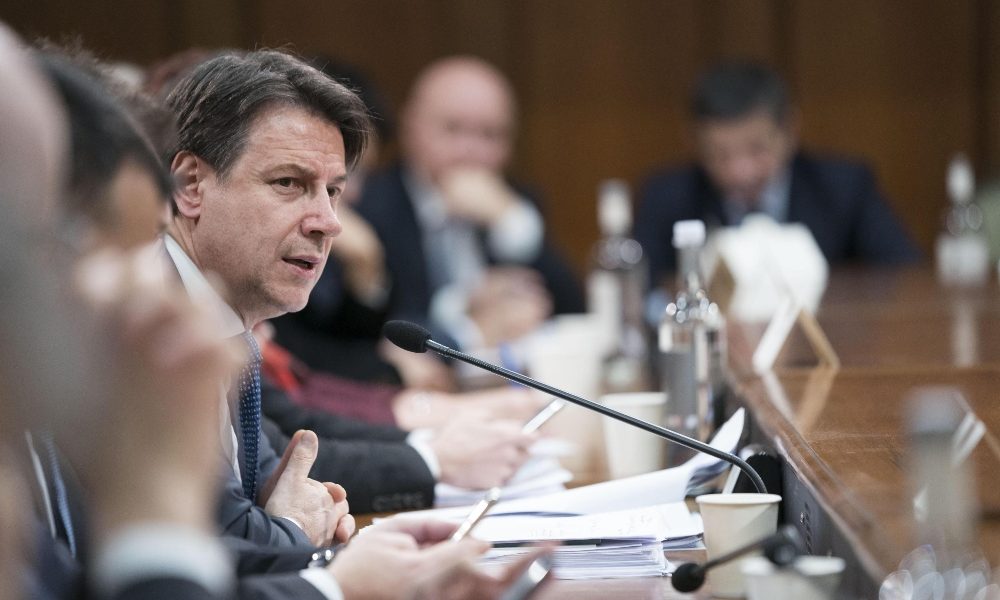 Coronavirus: Conte riunisce ministri