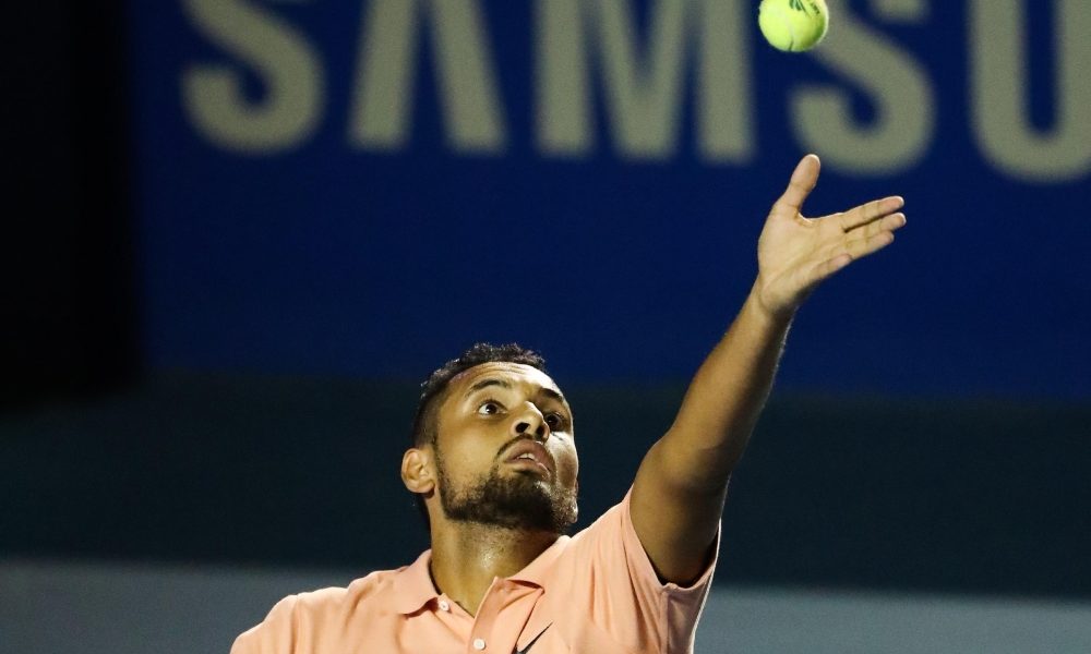 Coronavirus: Kyrgios “Hai fame? Chiama, ti porto pane a casa”