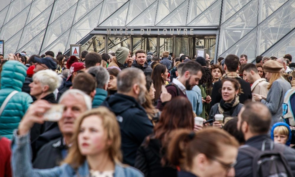 Coronavirus: Louvre chiuso per’riunione’