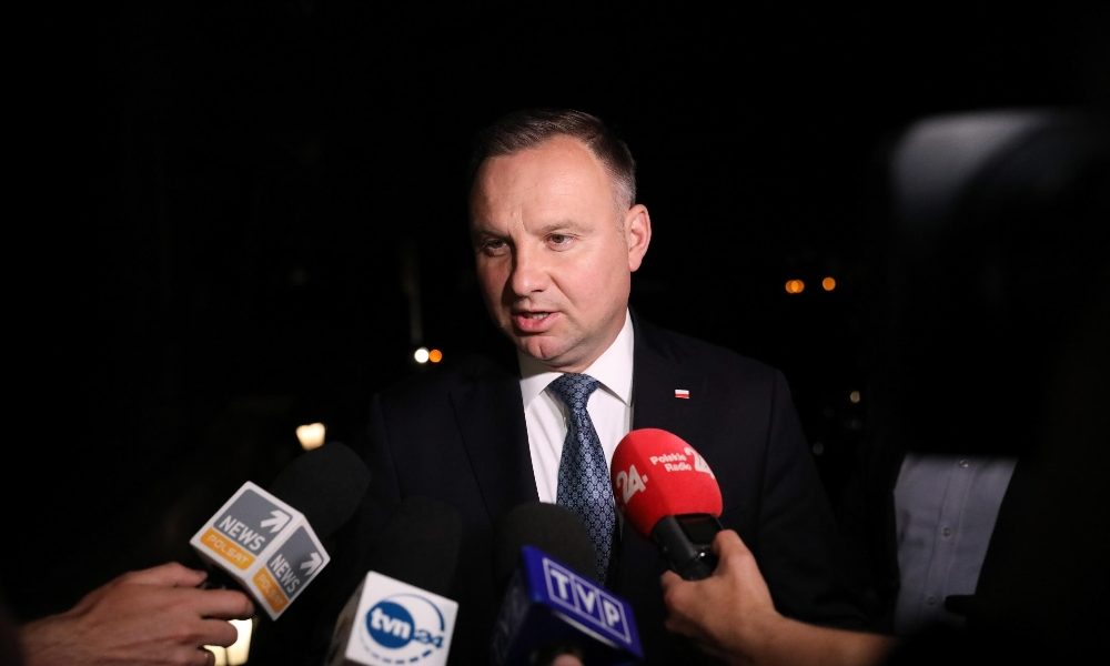 Coronavirus: Polonia si prepara a presidenziali, con cautela