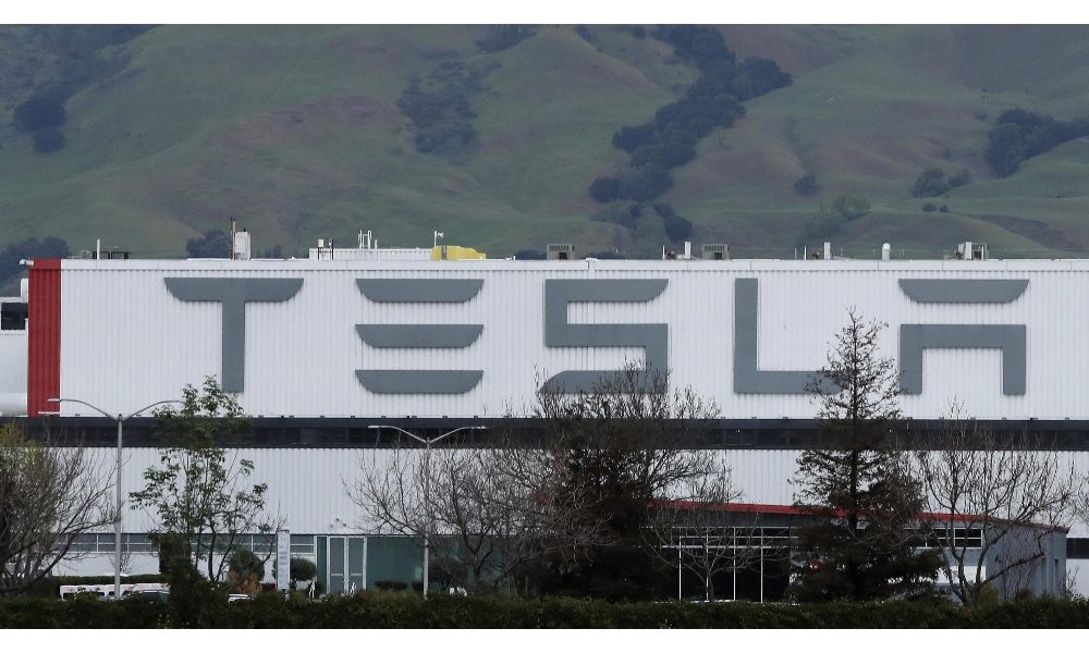 Coronavirus: Tesla ferma. Musk,la sposto
