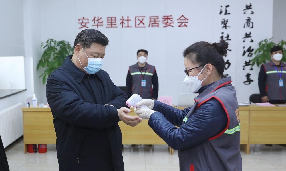 Coronavirus: Xi si fa misurare la febbre