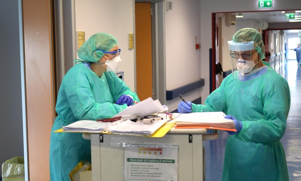 Coronavirus: meno morti e pazienti gravi