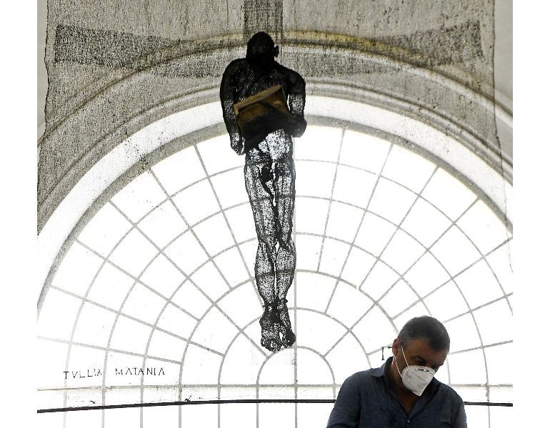 Coronavirus: oltre 1.900 i contagi, record del post lockdown