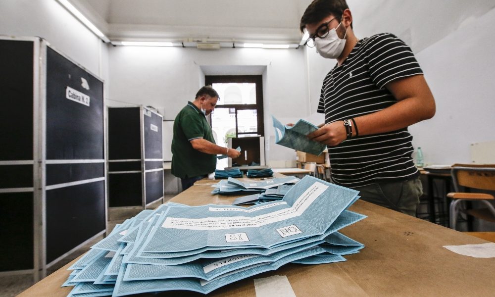 Referendum, netta vittoria del Sì anche sul Lario