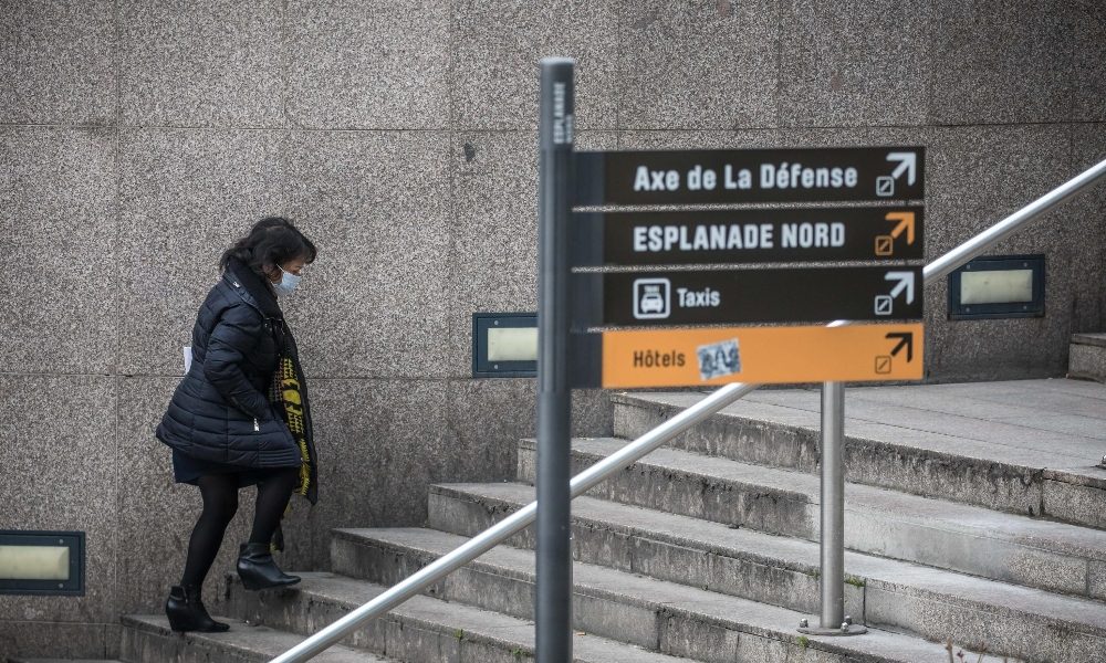 Coronavirus: stazioni Parigi affollate
