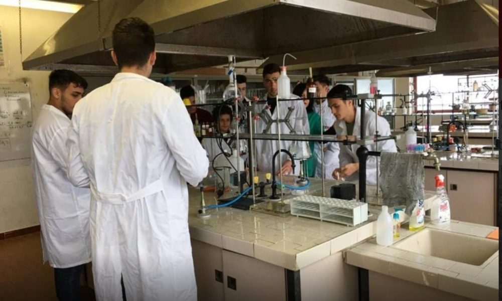 Coronavirus,da studenti soluzione igiene