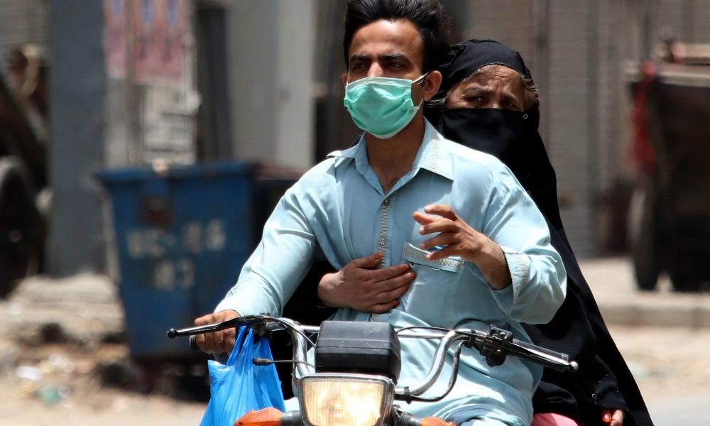 Coronavirus:in Pakistan 6.825 nuovi casi